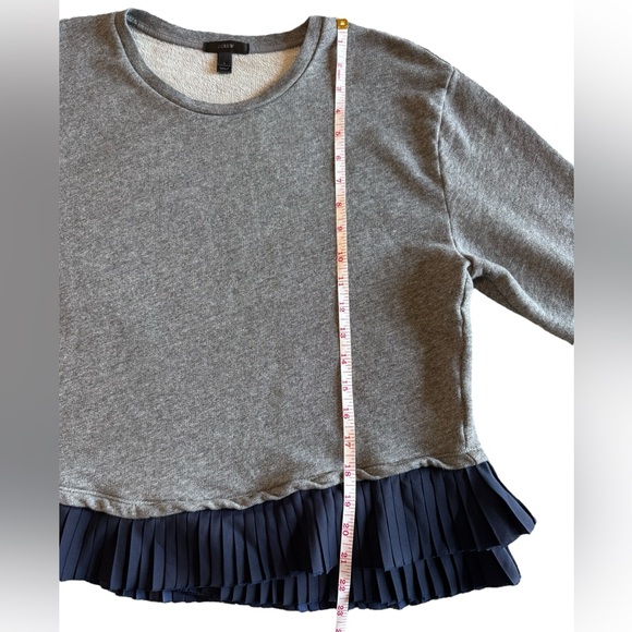 J. Crew Grey Sweater Pleated Ruffle Hem Navy Blue Women’s Size Large - Picture 8 of 11